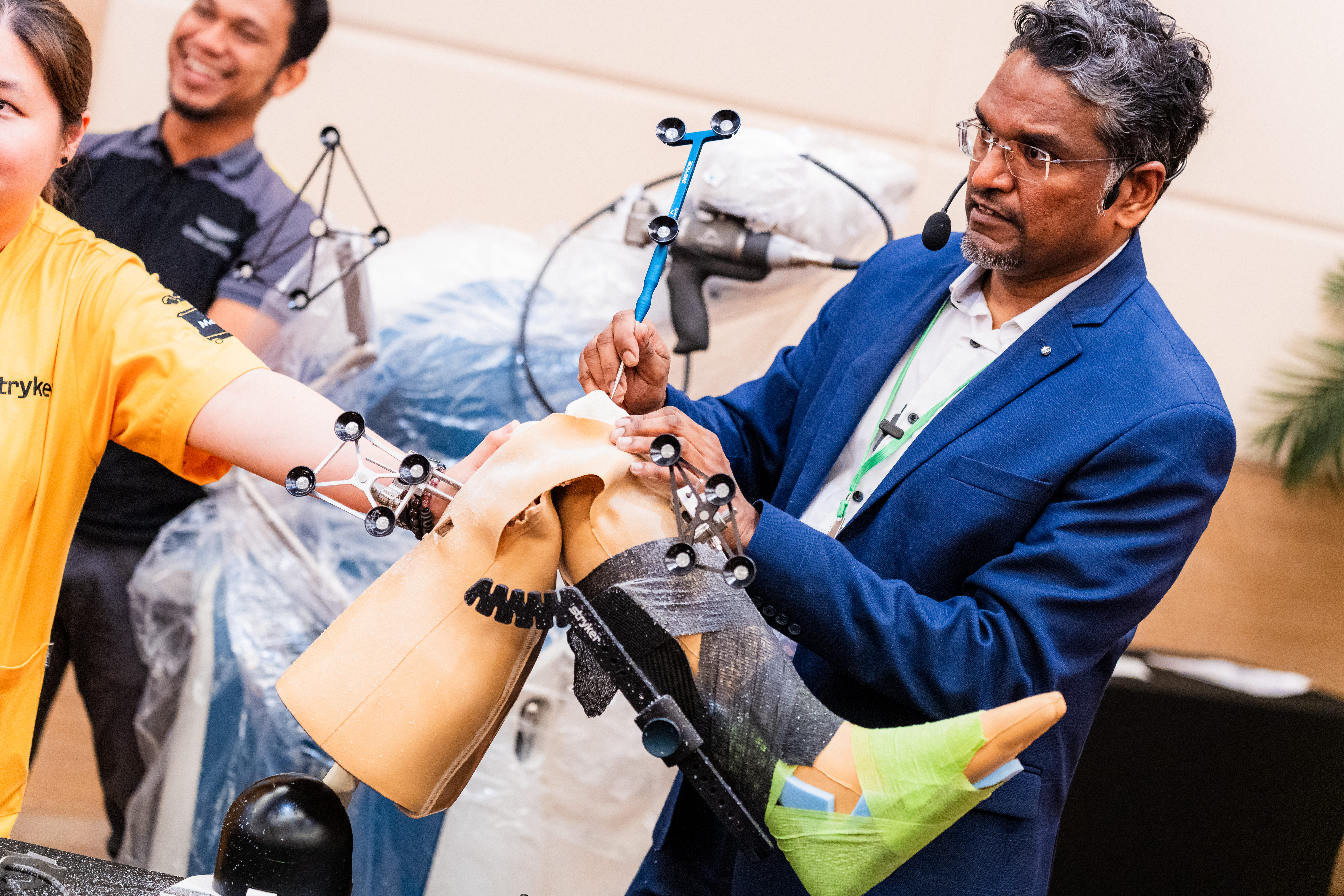 Mako SmartRobotics and Rosa Knee System