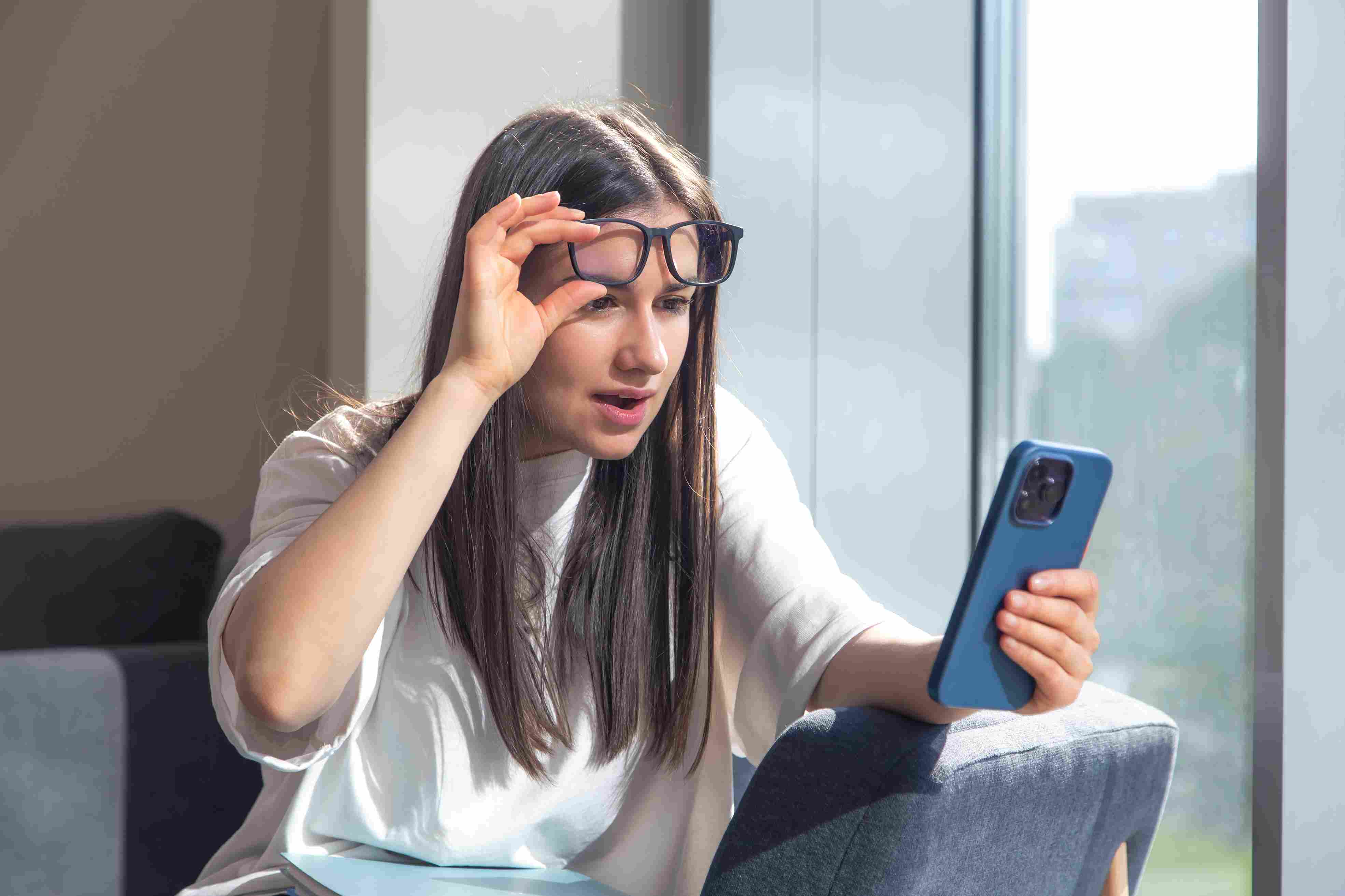 Mata Sehat di Era Digital: Tips Jitu Menjaga Penglihatan di Tengah Gempuran Layar